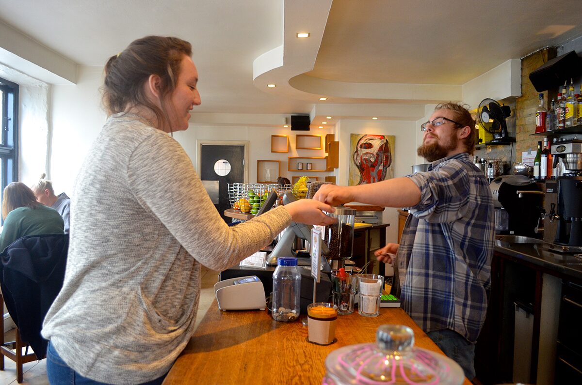 Student Blogger Digest – Tips for managing money abroad